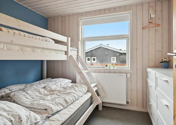 Four-bedroom In Hébergement de vacances *