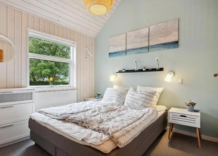Hébergement de vacances Four-bedroom In