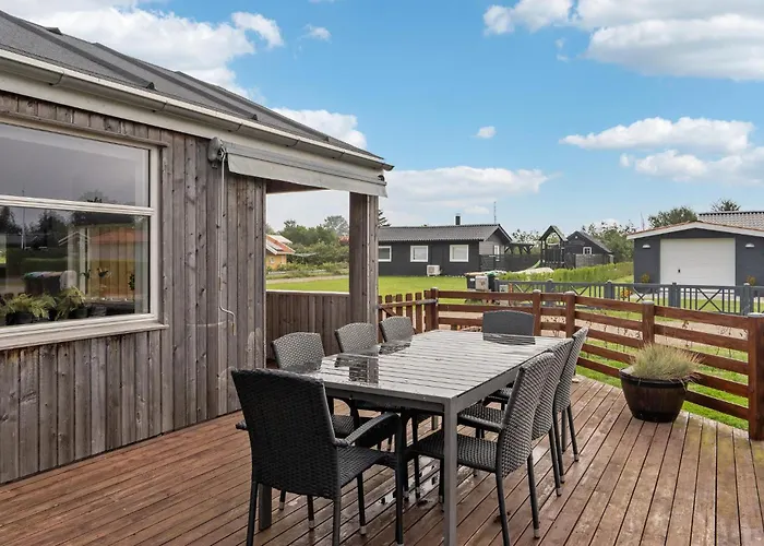 Four-bedroom In Hébergement de vacances Haderslev